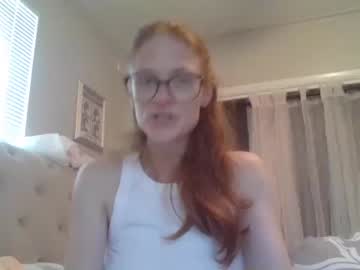 couple Pussy Cam Girls with lil_red_strawberry
