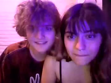 couple Pussy Cam Girls with sextones