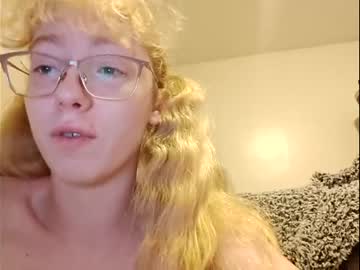 couple Pussy Cam Girls with blonde_katie