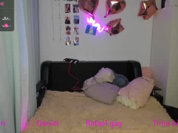 couple Pussy Cam Girls with behollihot