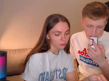 couple Pussy Cam Girls with julsweet