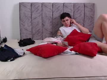 couple Pussy Cam Girls with threesome_hott