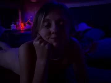 couple Pussy Cam Girls with emiliepturner