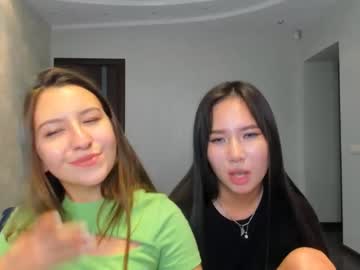 couple Pussy Cam Girls with moolly_moore