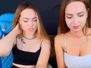 couple Pussy Cam Girls with top_twins