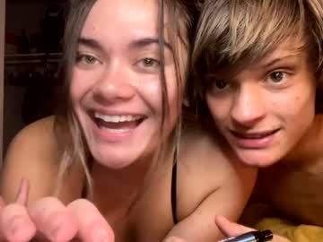 couple Pussy Cam Girls with partystars
